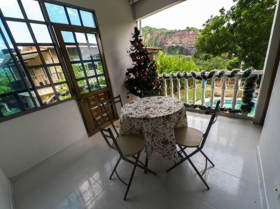 Casa Familiar Y De Descanso Villa Lorenza - Apulo Cund. Eksteriør billede