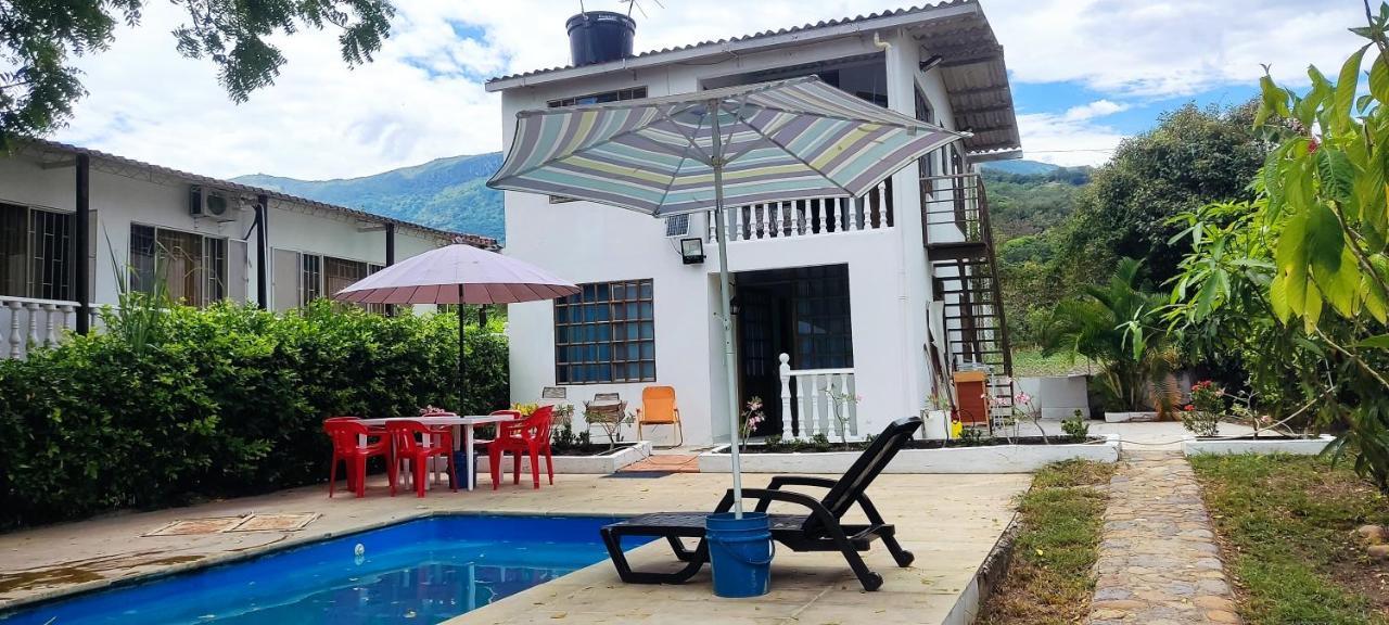 Casa Familiar Y De Descanso Villa Lorenza - Apulo Cund. Eksteriør billede