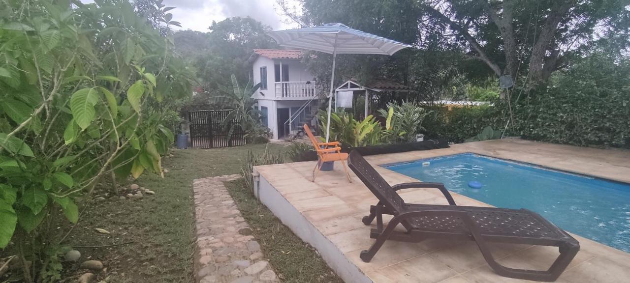 Casa Familiar Y De Descanso Villa Lorenza - Apulo Cund. Eksteriør billede