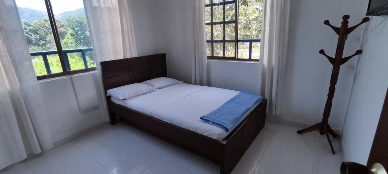 Casa Familiar Y De Descanso Villa Lorenza - Apulo Cund. Eksteriør billede